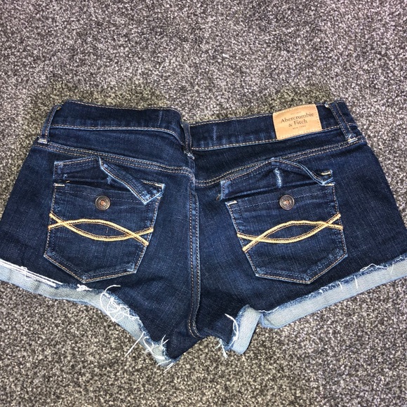 Abercrombie & Fitch Jean Shorts Dark Blue - Picture 2 of 3